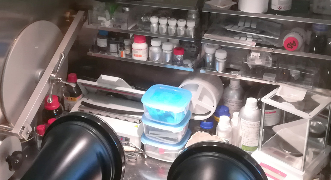 Processi protetti da gas inerte in Glovebox