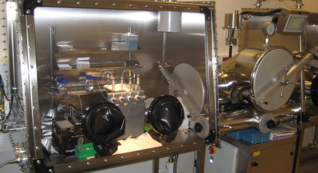 college-france-laboratorio-ricerca-glove-box Apparecchiature da laboratorio per atmosfera inerte