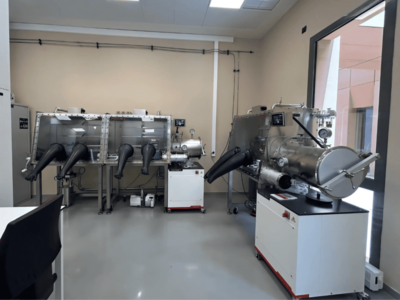 Assemblaggio di batterie al litio e al sodio